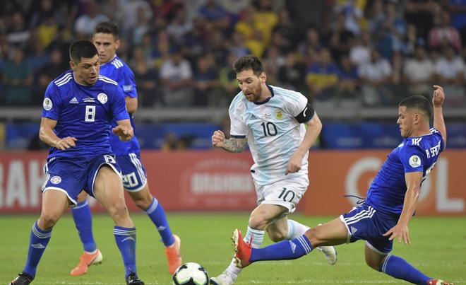 DB电竞分析入口-瑞士险胜哥伦比亚，阿奎罗送出助攻